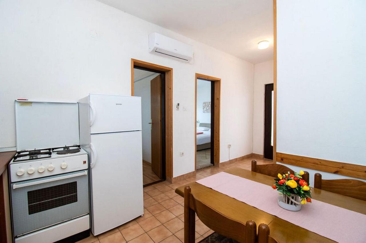 Apartament Crljenko Povljana