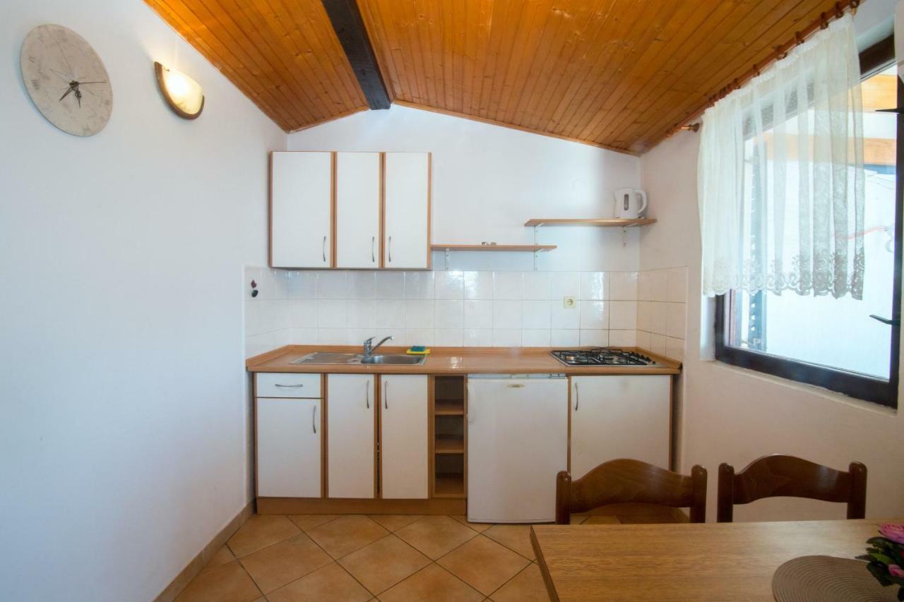 Apartament Crljenko *