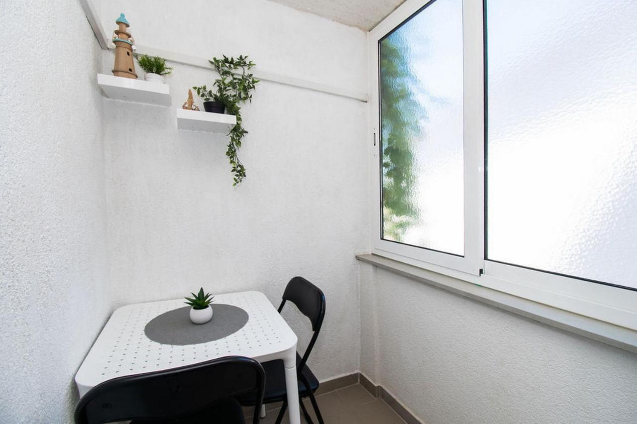 Crljenko Apartment