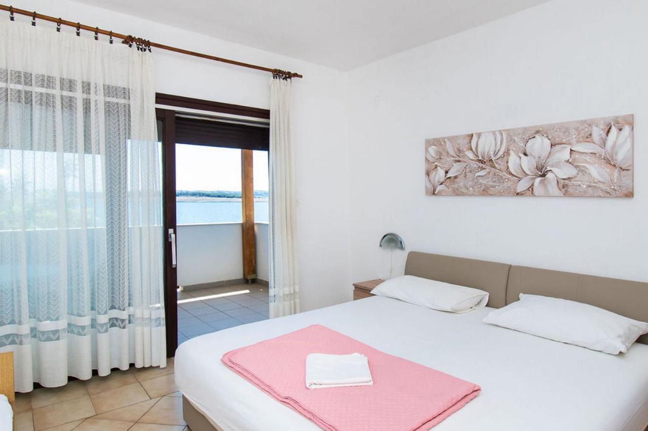 Crljenko Apartment Povljana